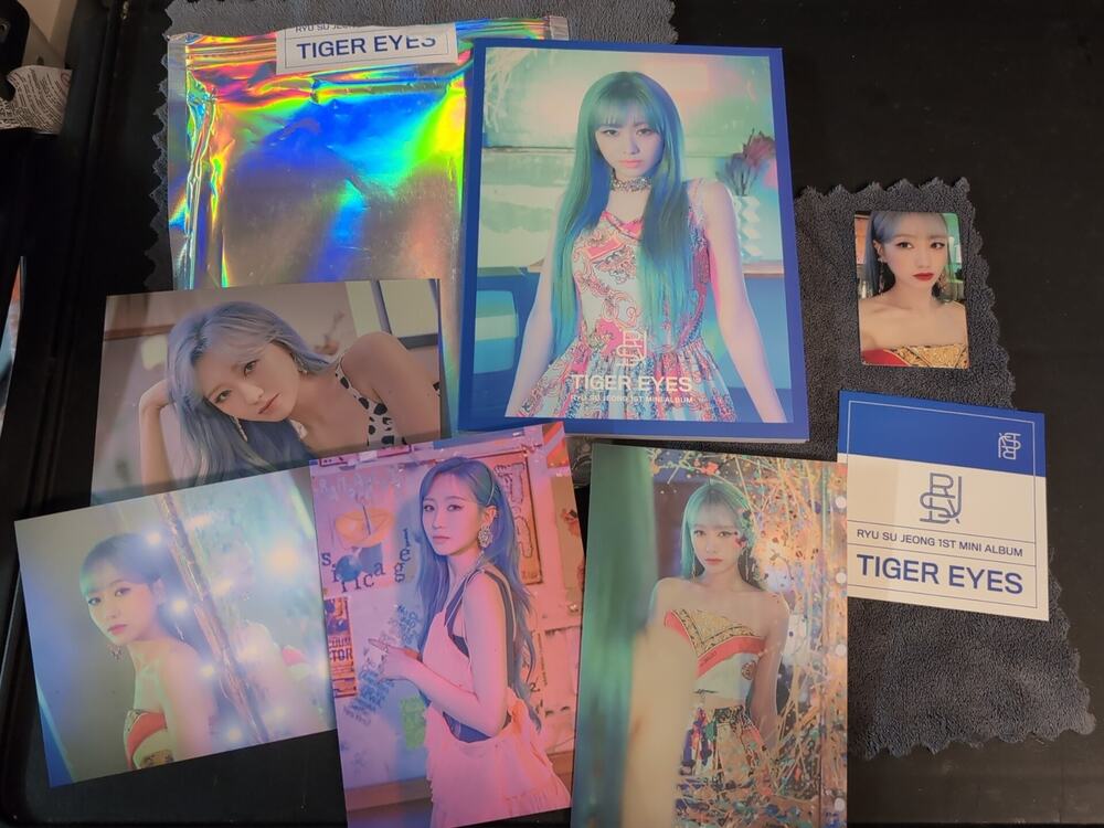 Tiger Eyes by Ryu Su Jeong (Lovelyz) (CD, 2020) Photo cards